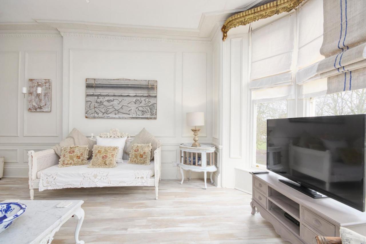 The Stunning French Boudoir Of Harrogate Exterior foto